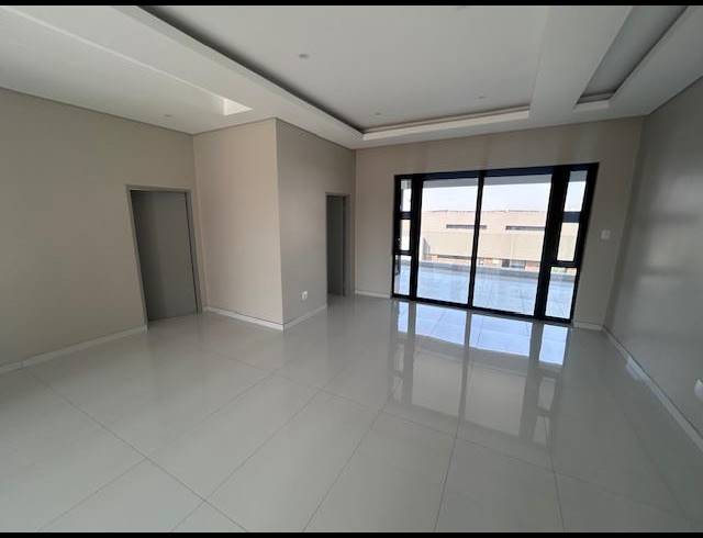 5 BEDROOM HOUSE FOR SALE IN SIX FOUNTAINS RESIDENTIAL ESTATE